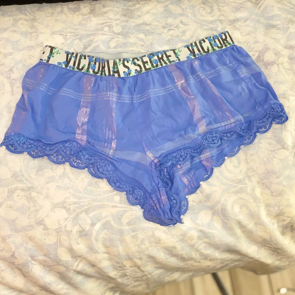 WOMENS VICTORIA’S SECRET IRIDESCENT SLEEP SHORTS - SMALL